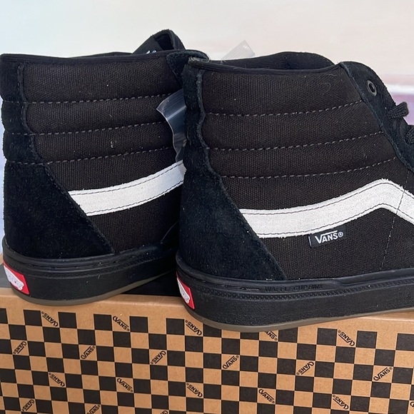 Vans WMNS Bmx Sk8-Hi
Black/Black
VN0005V0BKA
Sneakers - Picture 15 of 16
